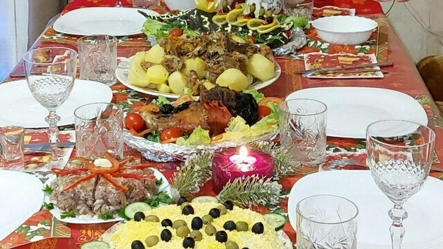 «Стол мстительной женщины ЗОЖ»: калининградки раскритиковали идею новогодней экономии (фото)  