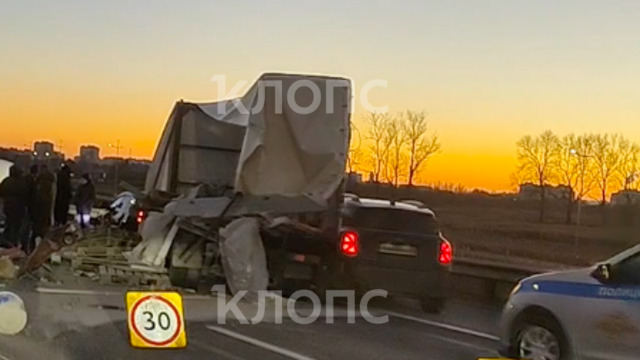Пробка шесть километров: в Калининграде на Северном обходе столкнулись семь автомобилей (видео)