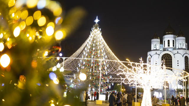 Калининград попал в топ городов, где особо раскошелились на новогодние украшения: как выглядит первая пятёрка (фото)