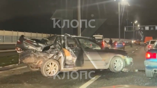 В Калининграде на Окружной столкнулось четыре автомобиля (видео)