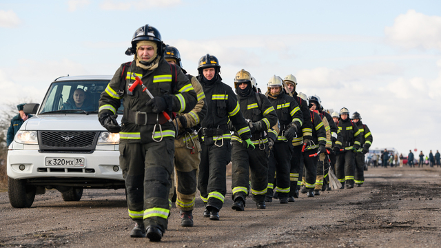 Те, кто всегда на передовой: в России отмечают День спасателя