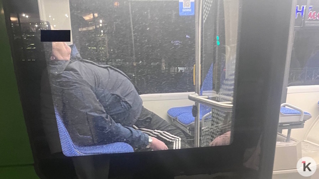 Трагедия в общественном транспорте: пассажир умер в калининградском троллейбусе №7