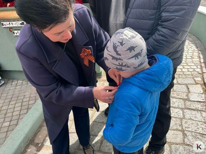 «Гильза с надписью»: в Калининграде у танка на Соммера открыли мемориальный знак, посвященного участнику штурма Кёнигсберга - Новости Калининграда | Фото: «Клопс»