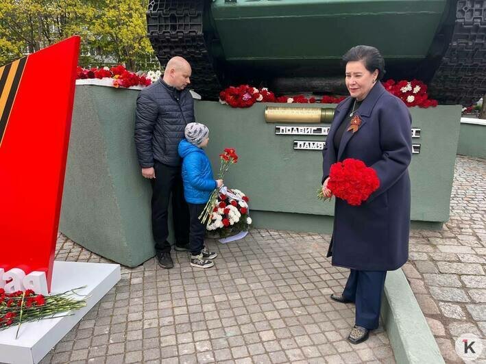 «Гильза с надписью»: в Калининграде у танка на Соммера открыли мемориальный знак, посвященного участнику штурма Кёнигсберга - Новости Калининграда | Фото: «Клопс»