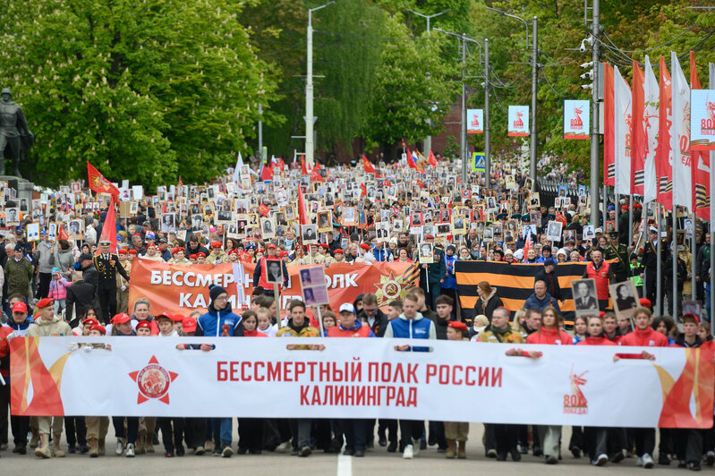 В Калининграде за парадом наблюдали ветераны (фоторепортаж) | Фото: Александр Мелехов