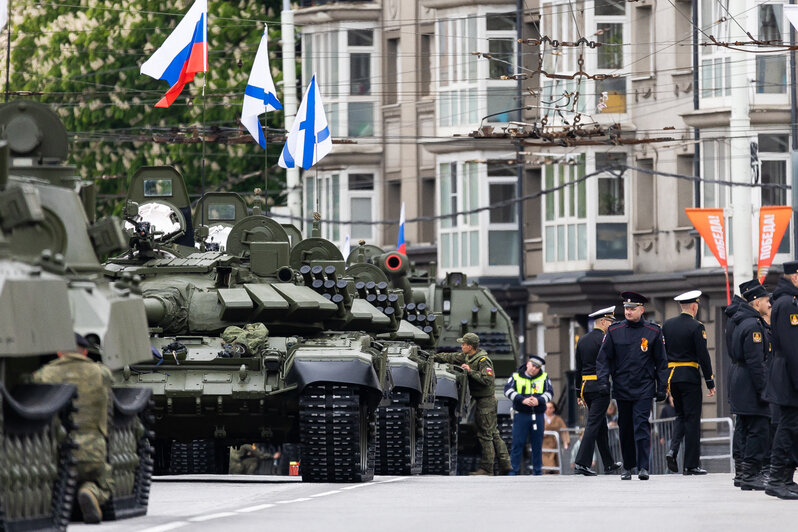 Колонну возглавили танки Т-34: как в Калининграде прошёл военный Парад Победы (фоторепортаж) - Новости Калининграда | Фото: Александр Подгорчук / «Клопс»
