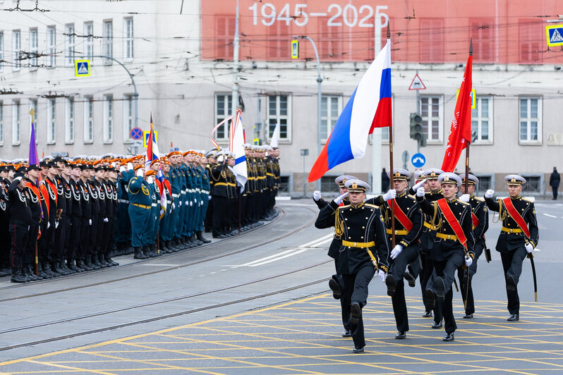 Колонну возглавили танки Т-34: как в Калининграде прошёл военный Парад Победы (фоторепортаж) - Новости Калининграда | Фото: Александр Подгорчук / «Клопс»