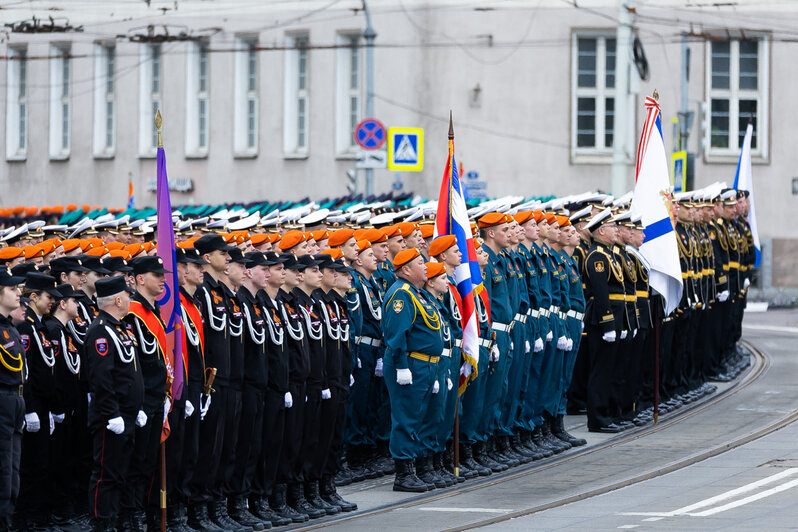 Колонну возглавили танки Т-34: как в Калининграде прошёл военный Парад Победы (фоторепортаж) - Новости Калининграда | Фото: Александр Подгорчук / «Клопс»