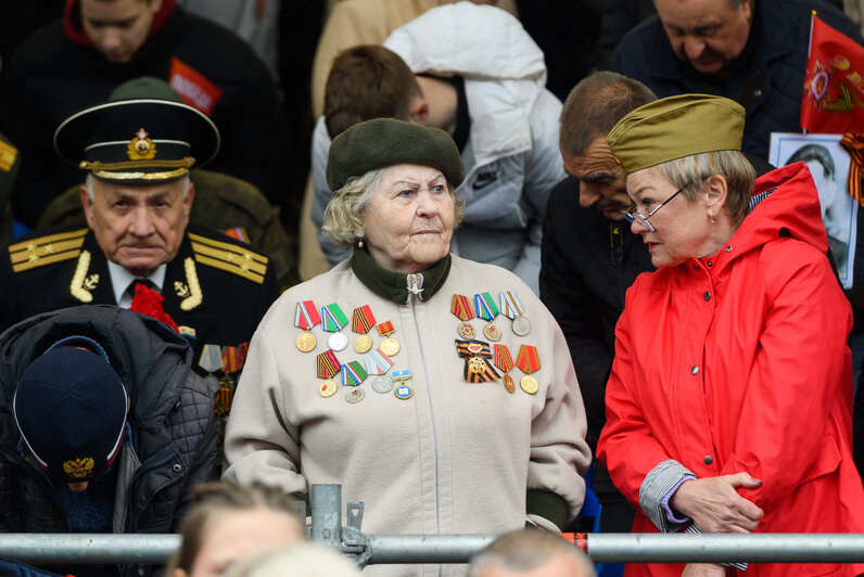 В Калининграде за парадом наблюдали ветераны (фоторепортаж) | Фото: Александр Мелехов