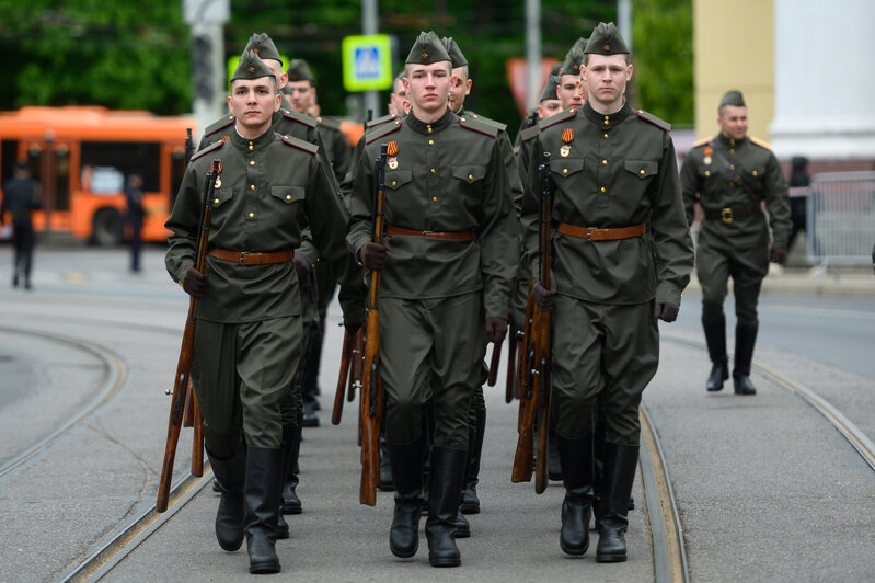 В Калининграде за парадом наблюдали ветераны (фоторепортаж) | Фото: Александр Мелехов