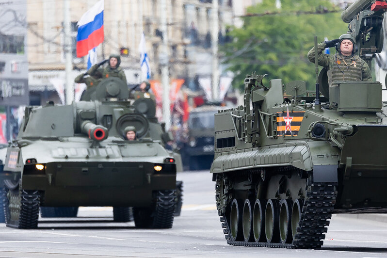 Колонну возглавили танки Т-34: как в Калининграде прошёл военный Парад Победы (фоторепортаж) - Новости Калининграда | Фото: Александр Подгорчук / «Клопс»