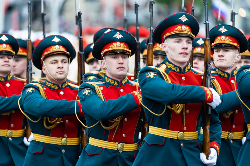 Колонну возглавили танки Т-34: как в Калининграде прошёл военный Парад Победы (фоторепортаж) - Новости Калининграда | Фото: Александр Подгорчук / «Клопс»