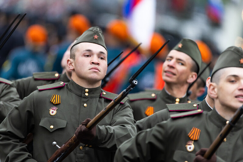 Колонну возглавили танки Т-34: как в Калининграде прошёл военный Парад Победы (фоторепортаж) - Новости Калининграда | Фото: Александр Подгорчук / «Клопс»
