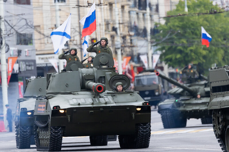 Колонну возглавили танки Т-34: как в Калининграде прошёл военный Парад Победы (фоторепортаж) - Новости Калининграда | Фото: Александр Подгорчук / «Клопс»