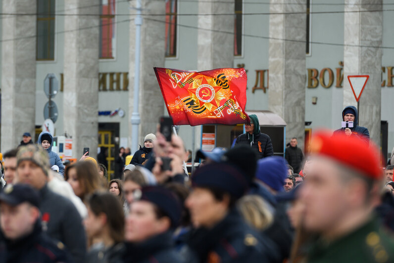 В Калининграде за парадом наблюдали ветераны (фоторепортаж) | Фото: Александр Мелехов