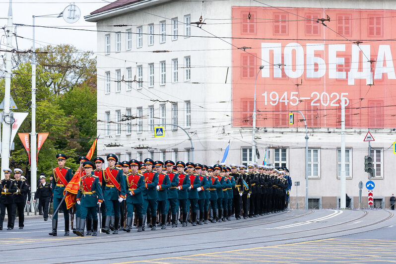 Колонну возглавили танки Т-34: как в Калининграде прошёл военный Парад Победы (фоторепортаж) - Новости Калининграда | Фото: Александр Подгорчук / «Клопс»