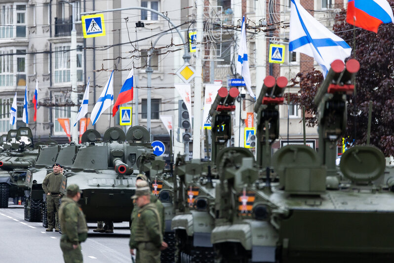 Колонну возглавили танки Т-34: как в Калининграде прошёл военный Парад Победы (фоторепортаж) - Новости Калининграда | Фото: Александр Подгорчук / «Клопс»