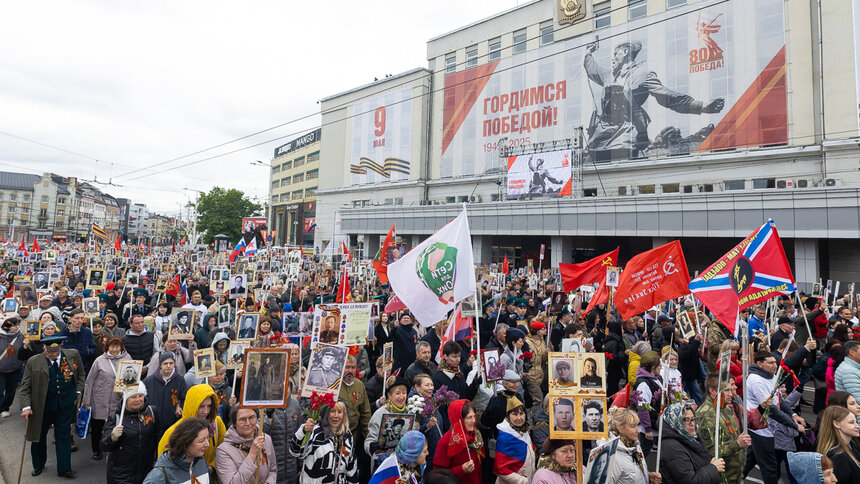 Фото дня: шествие «Бессмертный полк» в Калининграде - Новости Калининграда | Фото: Александр Подгорчук / «Клопс»