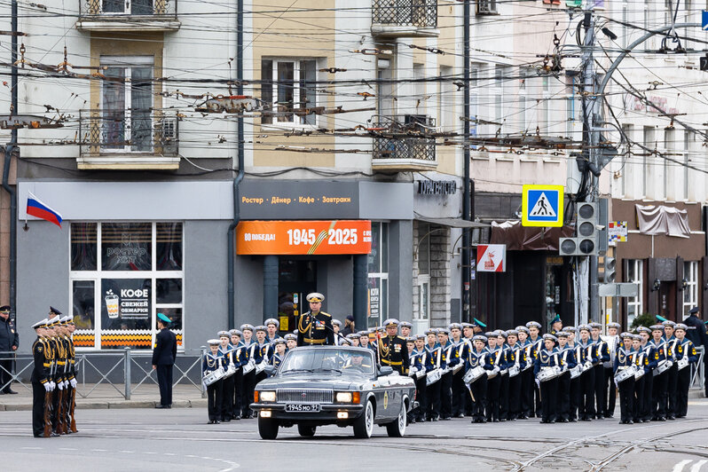 Колонну возглавили танки Т-34: как в Калининграде прошёл военный Парад Победы (фоторепортаж) - Новости Калининграда | Фото: Александр Подгорчук / «Клопс»
