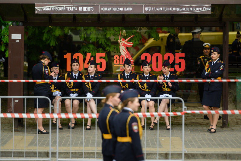 В Калининграде за парадом наблюдали ветераны (фоторепортаж) | Фото: Александр Мелехов