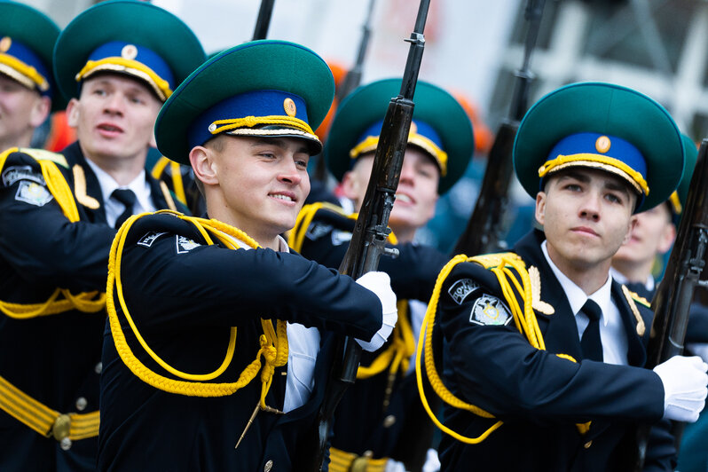 Колонну возглавили танки Т-34: как в Калининграде прошёл военный Парад Победы (фоторепортаж) - Новости Калининграда | Фото: Александр Подгорчук / «Клопс»