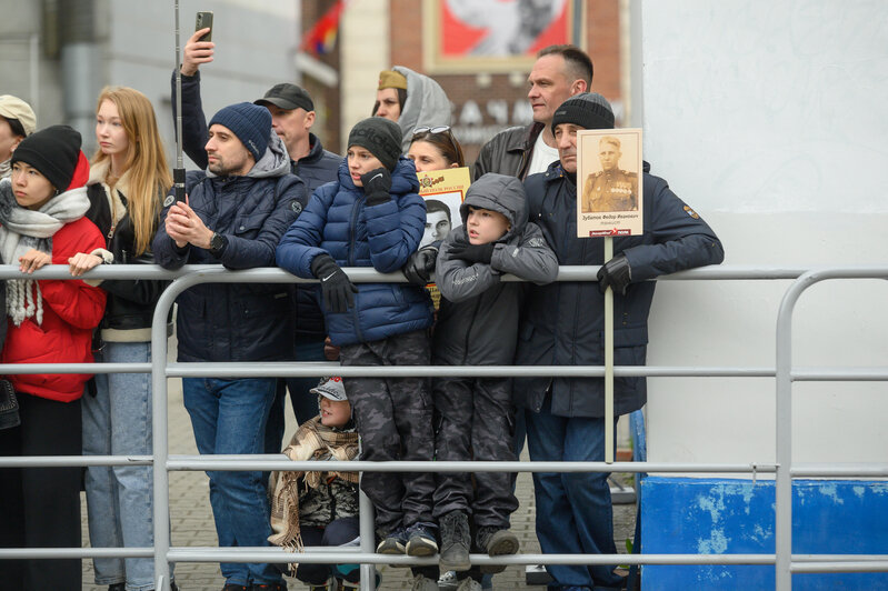 В Калининграде за парадом наблюдали ветераны (фоторепортаж) | Фото: Александр Мелехов