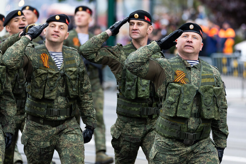 Колонну возглавили танки Т-34: как в Калининграде прошёл военный Парад Победы (фоторепортаж) - Новости Калининграда | Фото: Александр Подгорчук / «Клопс»