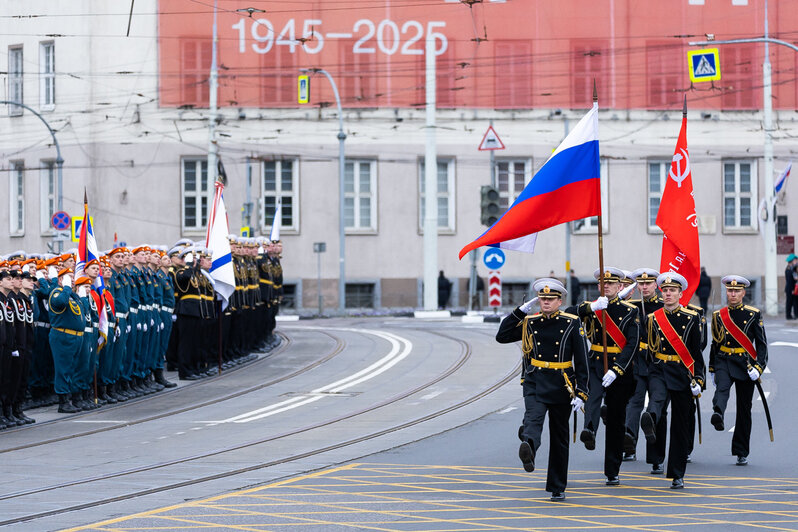 Колонну возглавили танки Т-34: как в Калининграде прошёл военный Парад Победы (фоторепортаж) - Новости Калининграда | Фото: Александр Подгорчук / «Клопс»