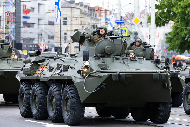 Колонну возглавили танки Т-34: как в Калининграде прошёл военный Парад Победы (фоторепортаж) - Новости Калининграда | Фото: Александр Подгорчук / «Клопс»