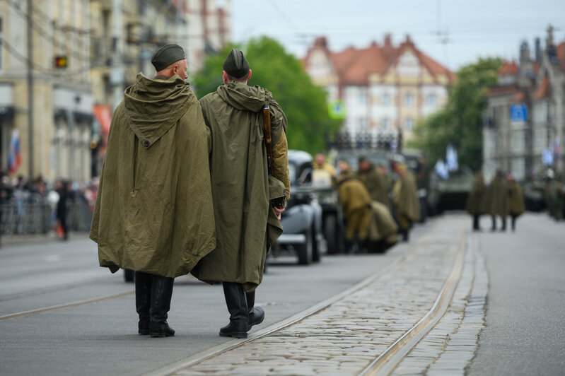 В Калининграде за парадом наблюдали ветераны (фоторепортаж) | Фото: Александр Мелехов
