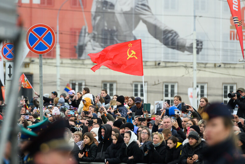 В Калининграде за парадом наблюдали ветераны (фоторепортаж) | Фото: Александр Мелехов