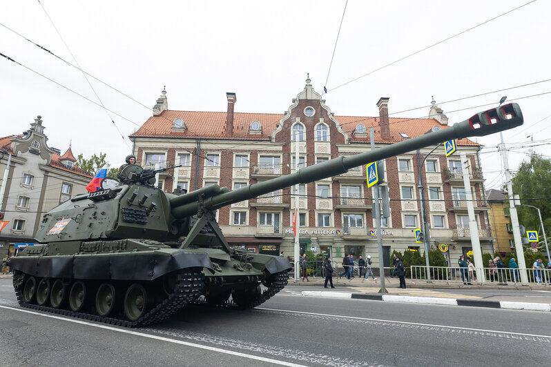 Колонну возглавили танки Т-34: как в Калининграде прошёл военный Парад Победы (фоторепортаж) - Новости Калининграда | Фото: Александр Подгорчук / «Клопс»