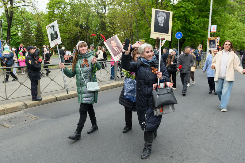 В Калининграде за парадом наблюдали ветераны (фоторепортаж) | Фото: Александр Мелехов
