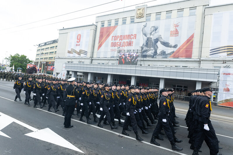 Колонну возглавили танки Т-34: как в Калининграде прошёл военный Парад Победы (фоторепортаж) - Новости Калининграда | Фото: Александр Подгорчук / «Клопс»