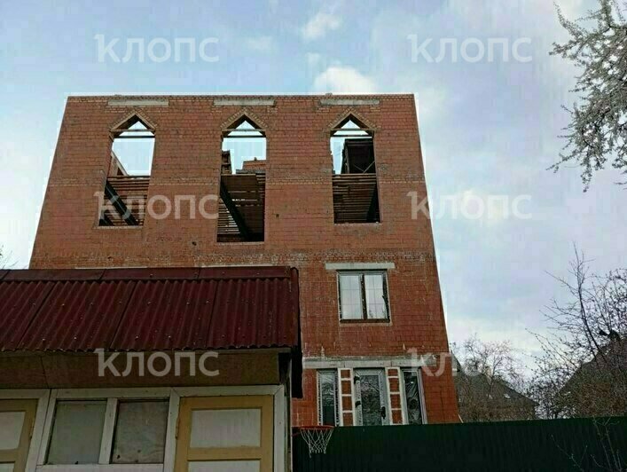 «На месте маленького домика возводят гроб»: в Зеленоградске без уведомления властей ведётся реконструкция здания   - Новости Калининграда | Фото: очевидцы