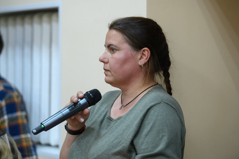 Встреча Алексея Беспрозванных с жителями Краснознаменского округа продолжалась два часа. Поговорили про дрова, газ, капремонт и многое другое  | Фото: Александр Мелехов