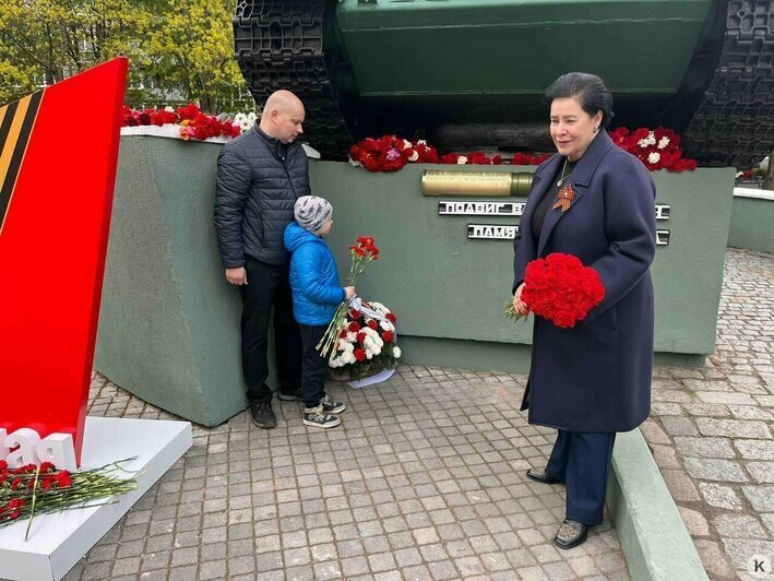 «Гильза с надписью»: в Калининграде у танка на Соммера открыли мемориальный знак, посвященного участнику штурма Кёнигсберга | Фото: Клопс