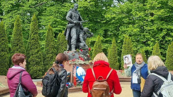 Суп с клёцками и загадочный Захар Иванович: в Калининграде проводят бесплатные экскурсии в честь 80-летия Победы - Новости Калининграда | Фото: Татьяны Медведевой