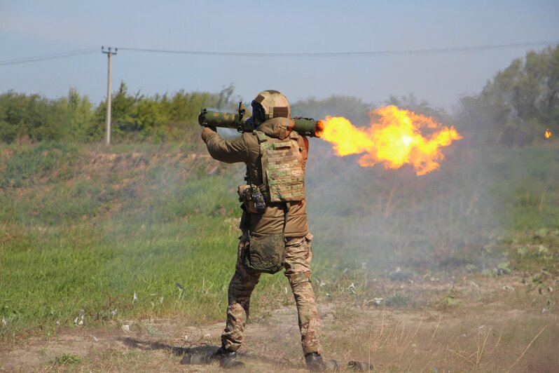 На военном полигоне в Калининградской области росгвардейцы тренировались в стрельбе из гранатомёта  - Новости Калининграда | Фото: Росгвардия Калининградской области 