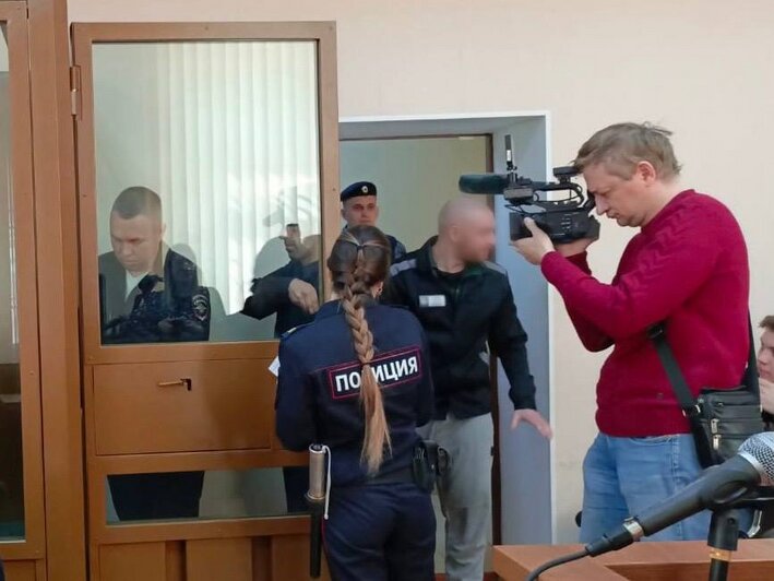 Экс-депутата Заксобрания Калининградской области и его сына, занимавшихся контрабандой сигарет, приговорили к 9,5 годам колонии - Новости Калининграда | Фото: прокуратура Калининградской области 