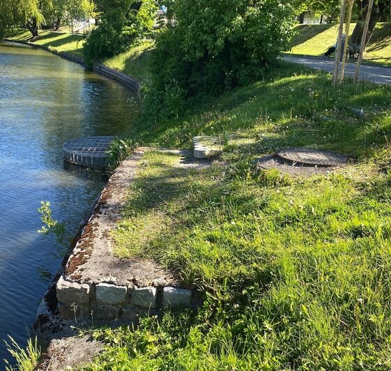 В Нижнем озере обнаружили бесхозный механизм, который позволяет понизить уровень воды на метр (фото) - Новости Калининграда | Фото: ГБУ КО «Балтберегозащита»