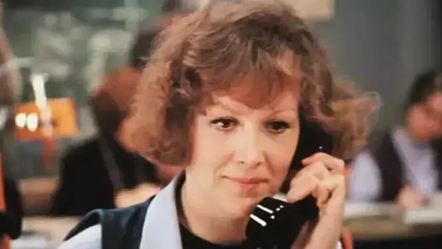 Умерла актриса из «Служебного романа» Надежда Репина - Новости Калининграда | Скриншот кинофильма &quot;Служебный роман&quot; Мосфильм (1977) 