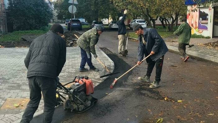 Программа по ремонту тротуаров стартовала два года назад | Фото: Александр Мелехов