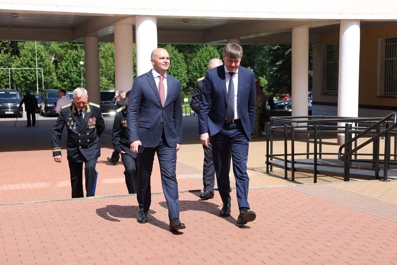 Андрей Кропоткин поздравил пограничников с профессиональным праздником  - Новости Калининграда | Фото: пресс-служба регионального парламента