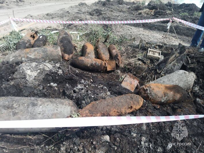 В Калининградской области за раз уничтожили 13 авиабомб и 22 взрывателя времён Великой Отечественной войны - Новости Калининграда | Фото: МЧС Калининградской области 