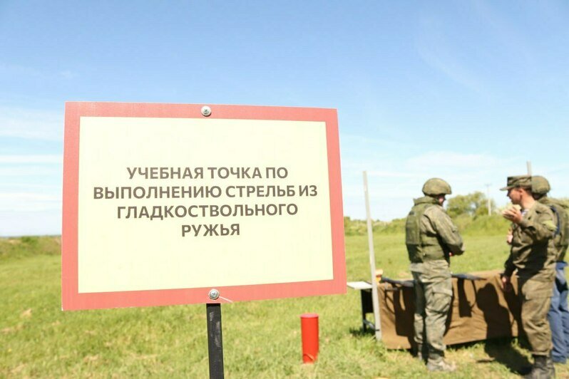 Калининградский губернатор вступил в территориальную оборону (фото)  - Новости Калининграда | Фото: телеграм-канал Алексея Беспрозванных