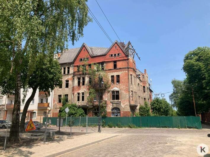 Как раньше выглядел старинный дом с башней в центре Черняховска: «Клопс» нашёл снимок советских времён - Новости Калининграда | Фото: «Клопс»