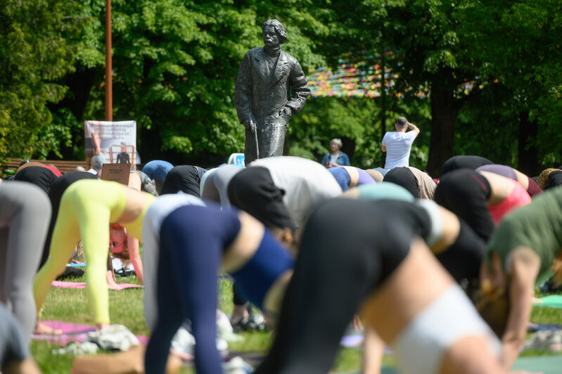 «Йога в парке» - новый сезон. Как это было на острове Канта - наш фоторепортаж | Фото: Александр Мелехов 