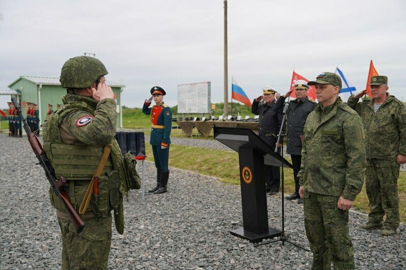 Губернатор, министры и главы муниципалитетов вступили в «БАРС-Калининград»  | Фото: телеграм-канал Алексея Беспрозванных