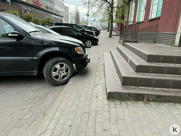 Пешеходный тупик: мэрия Калининграда отказывается защищать тротуары от автомобилистов - Новости Калининграда | Фото: «Клопс»